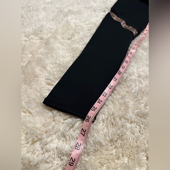 Fabletics Women’s Size Large Black Leggings with Bronze Stripes EUC - Picture 3 of 7